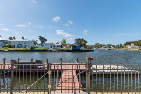 Casa en venta en Hernando Beach, Florida, 2 dormitorios, 149.11 m2 № 1586108 - foto 11
