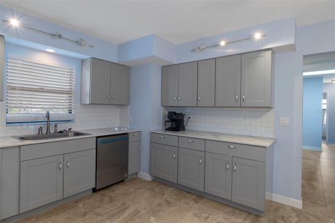 Casa en venta en Hernando Beach, Florida, 2 dormitorios, 149.11 m2 № 1586108 - foto 17