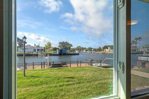 Casa en venta en Hernando Beach, Florida, 2 dormitorios, 149.11 m2 № 1586108 - foto 8