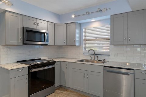 Casa en venta en Hernando Beach, Florida, 2 dormitorios, 149.11 m2 № 1586108 - foto 15