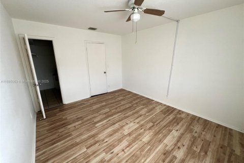 Condo in Oakland Park, Florida, 1 bedroom  № 1947506 - photo 5