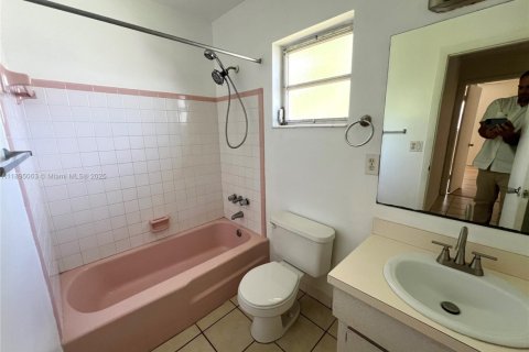 Condo in Oakland Park, Florida, 1 bedroom  № 1947506 - photo 7