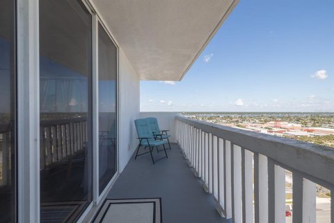 Copropriété à vendre à Daytona Beach, Floride: 2 chambres, 98.29 m2 № 2097013 - photo 24