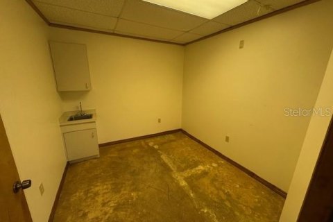 Immobilier commercial à louer à New Port Richey, Floride: 96.62 m2 № 1835325 - photo 8