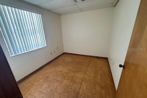 Immobilier commercial à louer à New Port Richey, Floride: 96.62 m2 № 1835325 - photo 9
