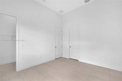 Villa ou maison à louer à Davie, Floride: 5 chambres, 405.89 m2 № 1728123 - photo 25