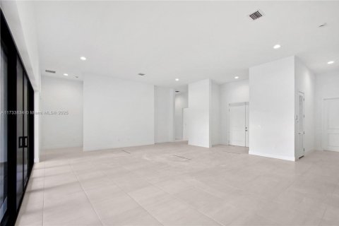 Villa ou maison à louer à Davie, Floride: 5 chambres, 405.89 m2 № 1728123 - photo 13
