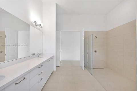 Villa ou maison à louer à Davie, Floride: 5 chambres, 405.89 m2 № 1728123 - photo 16