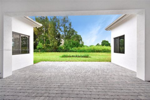 Villa ou maison à louer à Davie, Floride: 5 chambres, 405.89 m2 № 1728123 - photo 9
