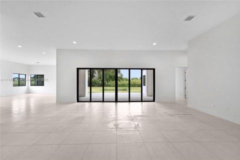 Villa ou maison à louer à Davie, Floride: 5 chambres, 405.89 m2 № 1728123 - photo 6