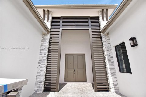 Villa ou maison à louer à Davie, Floride: 5 chambres, 405.89 m2 № 1728123 - photo 5