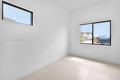 Villa ou maison à louer à Davie, Floride: 5 chambres, 405.89 m2 № 1728123 - photo 26