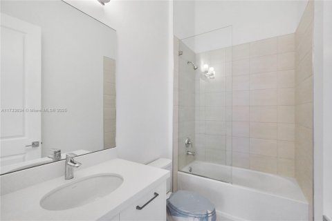 Villa ou maison à louer à Davie, Floride: 5 chambres, 405.89 m2 № 1728123 - photo 24