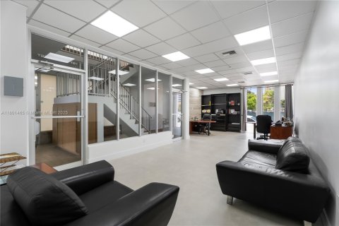 Commercial property in Coral Gables, Florida № 1685771 - photo 23