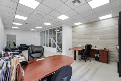 Commercial property in Coral Gables, Florida № 1685771 - photo 24