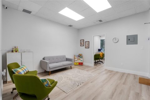 Commercial property in Coral Gables, Florida № 1685771 - photo 18