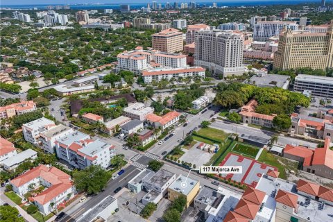 Commercial property in Coral Gables, Florida № 1685771 - photo 5