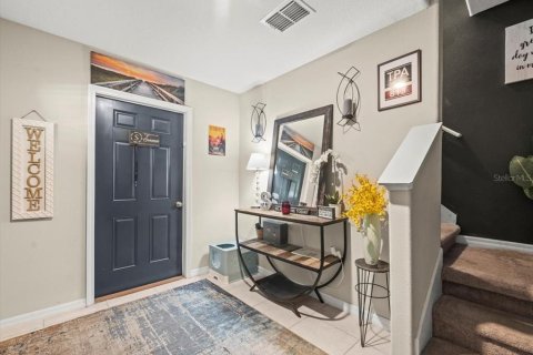 Townhouse in PALM RIVER TOWNHOMES in Tampa, Florida 3 bedrooms, 188.59 sq.m. № 1680563 - photo 6
