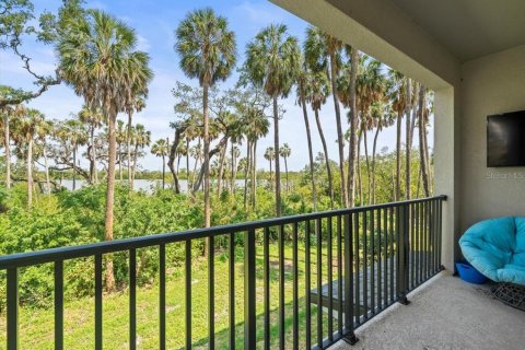 Townhouse in PALM RIVER TOWNHOMES in Tampa, Florida 3 bedrooms, 188.59 sq.m. № 1680563 - photo 17