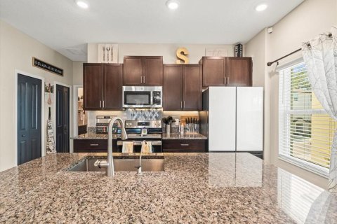 Townhouse in PALM RIVER TOWNHOMES in Tampa, Florida 3 bedrooms, 188.59 sq.m. № 1680563 - photo 25
