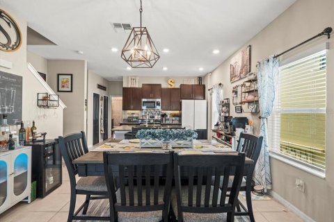 Townhouse in PALM RIVER TOWNHOMES in Tampa, Florida 3 bedrooms, 188.59 sq.m. № 1680563 - photo 21