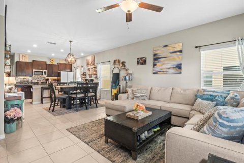 Townhouse in PALM RIVER TOWNHOMES in Tampa, Florida 3 bedrooms, 188.59 sq.m. № 1680563 - photo 10