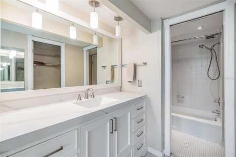 Condo in Clearwater, Florida, 1 bedroom  № 1789036 - photo 5
