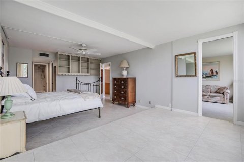 Condo in Clearwater, Florida, 1 bedroom  № 1789036 - photo 3