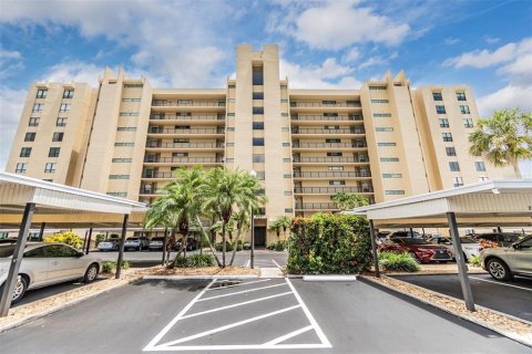 Condo in Clearwater, Florida, 1 bedroom  № 1789036 - photo 1