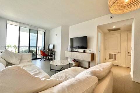 Condominio en alquiler en Miami, Florida, 1 dormitorio, 78.97 m2 № 2068545 - foto 17