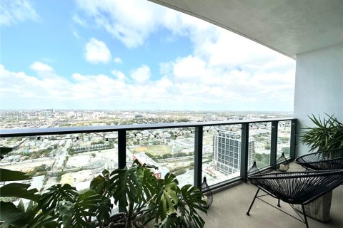 Condominio en Miami, Florida, 1 dormitorio  № 2068545