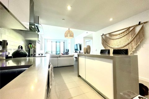 Condominio en alquiler en Miami, Florida, 1 dormitorio, 78.97 m2 № 2068545 - foto 14