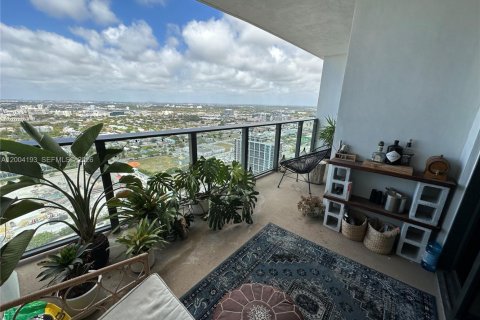 Condominio en alquiler en Miami, Florida, 1 dormitorio, 78.97 m2 № 2068545 - foto 10