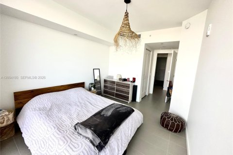 Condominio en alquiler en Miami, Florida, 1 dormitorio, 78.97 m2 № 2068545 - foto 18