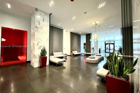 Condominio en alquiler en Miami, Florida, 1 dormitorio, 78.97 m2 № 2068545 - foto 28