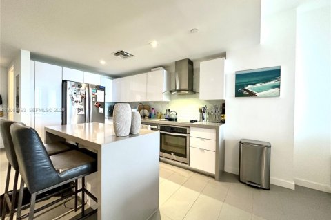 Condominio en alquiler en Miami, Florida, 1 dormitorio, 78.97 m2 № 2068545 - foto 12