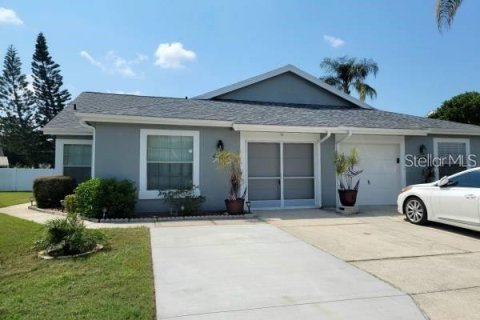 Casa en alquiler en New Port Richey, Florida, 2 dormitorios, 109.07 m2 № 1914014 - foto 1