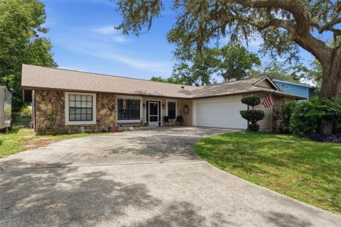 House in Crystal River, Florida 3 bedrooms, 141.3 sq.m. № 2156339