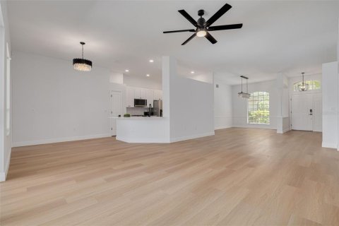 House in Tampa, Florida 5 bedrooms, 222.22 sq.m. № 1826660 - photo 12