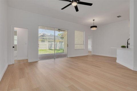 House in Tampa, Florida 5 bedrooms, 222.22 sq.m. № 1826660 - photo 11