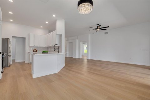 House in Tampa, Florida 5 bedrooms, 222.22 sq.m. № 1826660 - photo 13