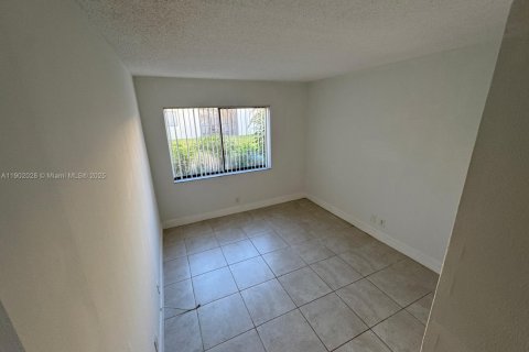 Condo in Weston, Florida, 2 bedrooms  № 1953522 - photo 16