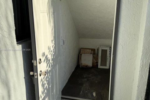 Condo in Weston, Florida, 2 bedrooms  № 1953522 - photo 22