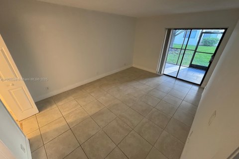 Condo in Weston, Florida, 2 bedrooms  № 1953522 - photo 19