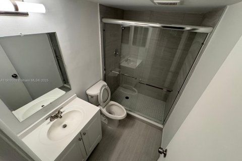 Condo in Weston, Florida, 2 bedrooms  № 1953522 - photo 17