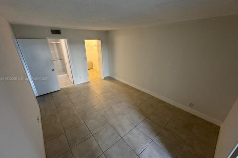 Condo in Weston, Florida, 2 bedrooms  № 1953522 - photo 23