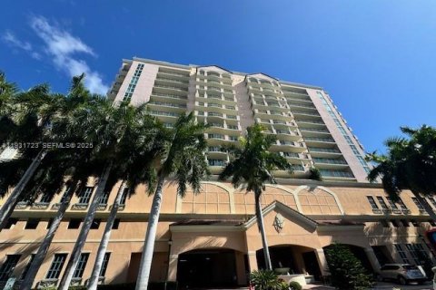 Condo in Sunny Isles Beach, Florida, 2 bedrooms  № 1990195 - photo 2