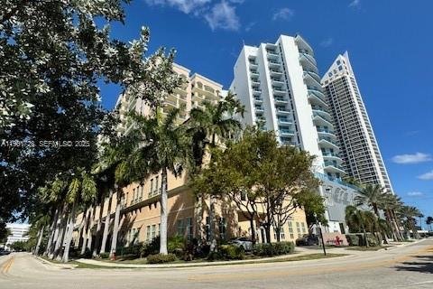 Condo in Sunny Isles Beach, Florida, 2 bedrooms  № 1990195 - photo 18