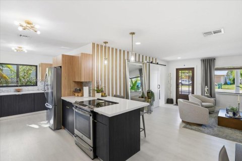 Casa en venta en Oakland Park, Florida, 4 dormitorios, 132.85 m2 № 1999987 - foto 11