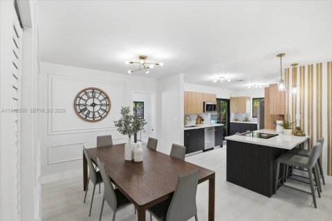 Casa en venta en Oakland Park, Florida, 4 dormitorios, 132.85 m2 № 1999987 - foto 10